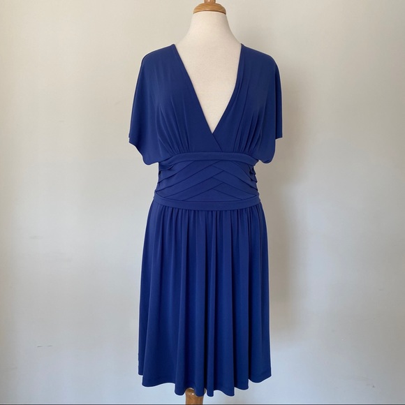 BCBGeneration Dresses & Skirts - BCBGeneration Dress w Pleated waist